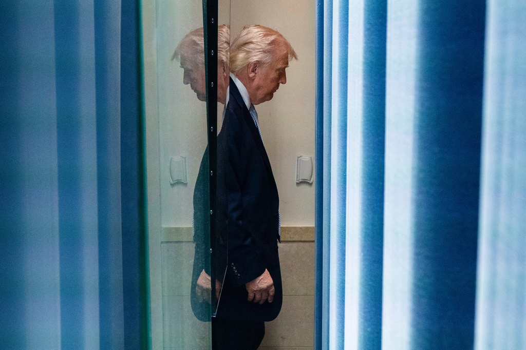 Những lần Tổng thống Trump đặt tối hậu thư cho Iran rồi tiếp tục trì hoãn